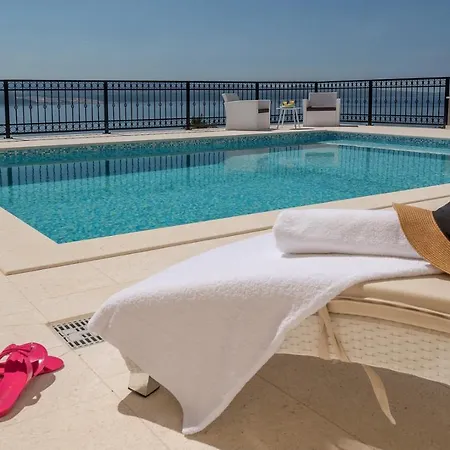 Sun Palace With Luxury 5 Bedroom And Amazing Panoramic Sea Views Mimice