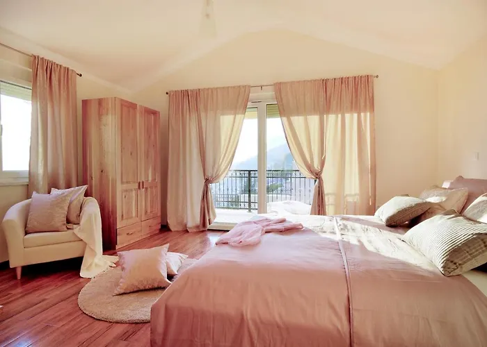 Villa Sun Palace With Luxury 5 Bedroom And Amazing Panoramic Sea Views