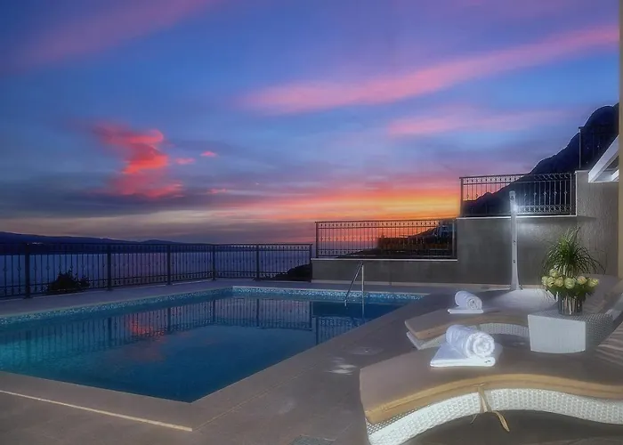 Villa Sun Palace With Luxury 5 Bedroom And Amazing Panoramic Sea Views *